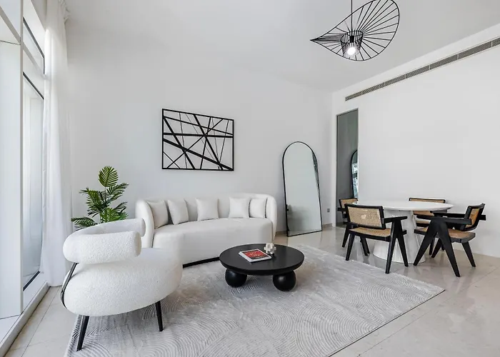 2Br Bay Square B13, City View