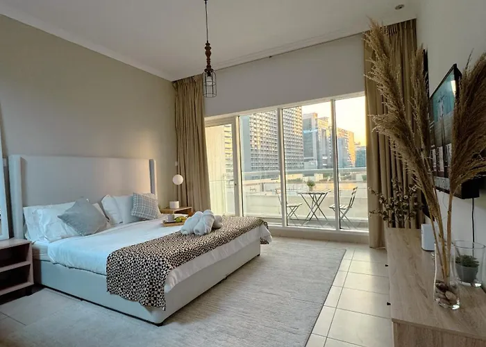 5 Minutes Walk To Dubai Mall And Burj Khalifa