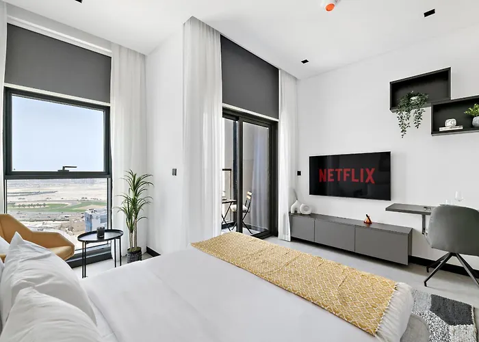 Vayk - Fresh & Trendy Studio In Business Bay