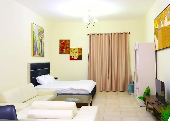 Warm & Cozy Studio Apartment
