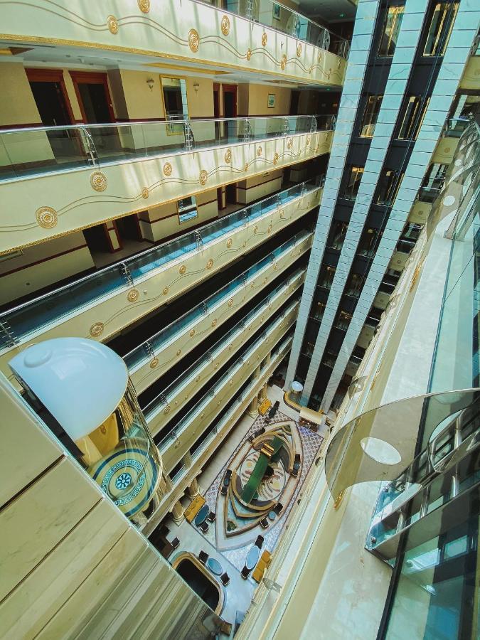 Hotel Grand Excelsior Al Barsha 4*