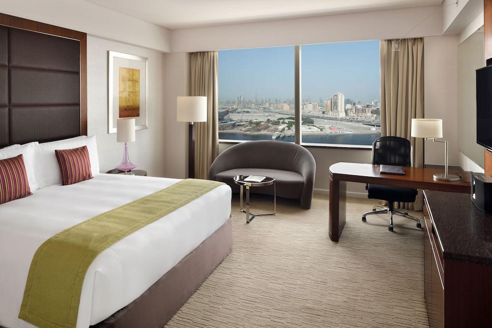 Crowne Plaza Festival City Hotel
