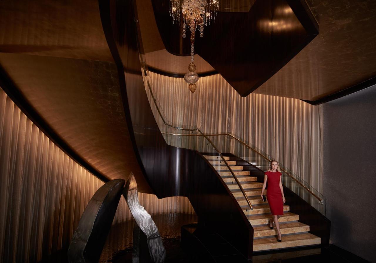 Hotel Shangri-la 5*
