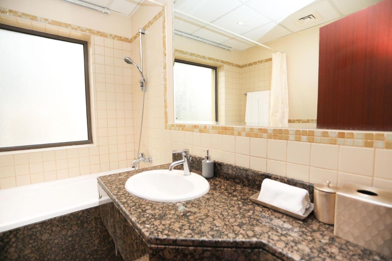 Dubai, Lux On Jbr, 1br, Beach, Pool, Parking Dubai