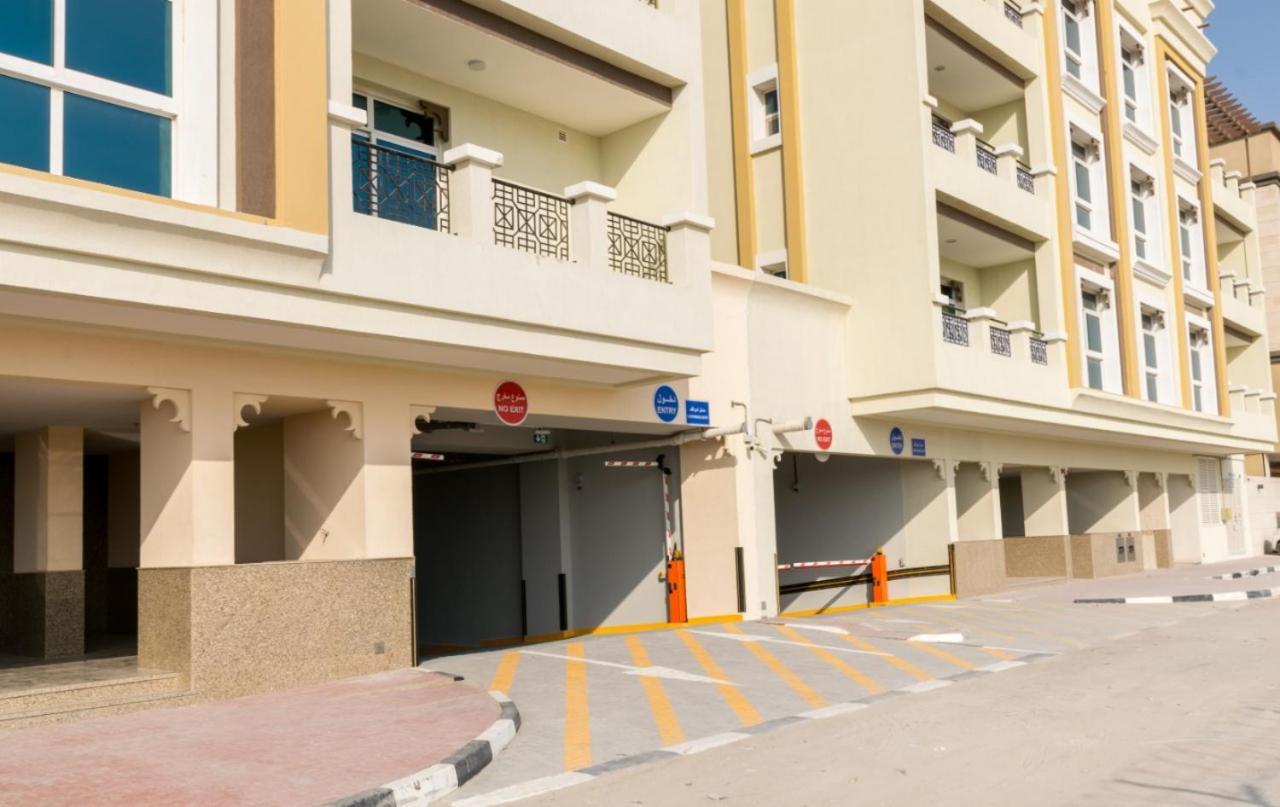 Cozy And Small Partitions For Men Guests In Dubai