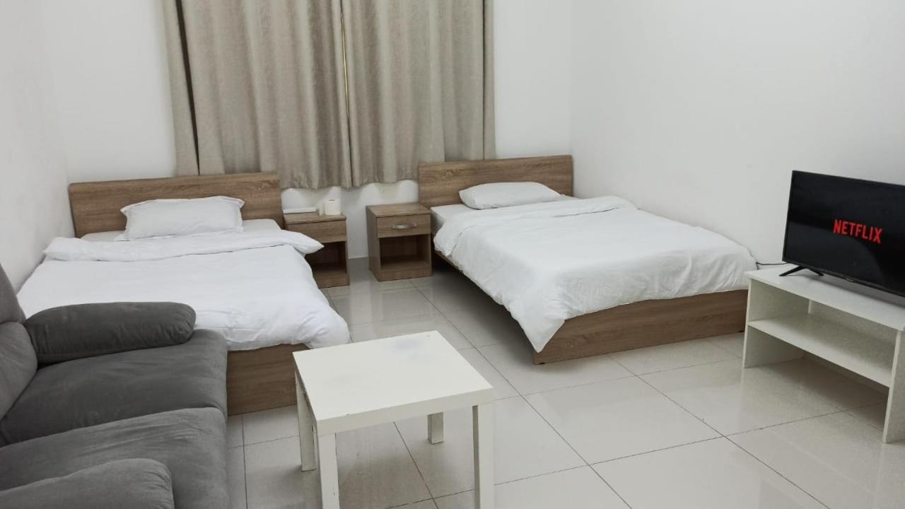 Cozy And Small Partitions For Men Guests In *