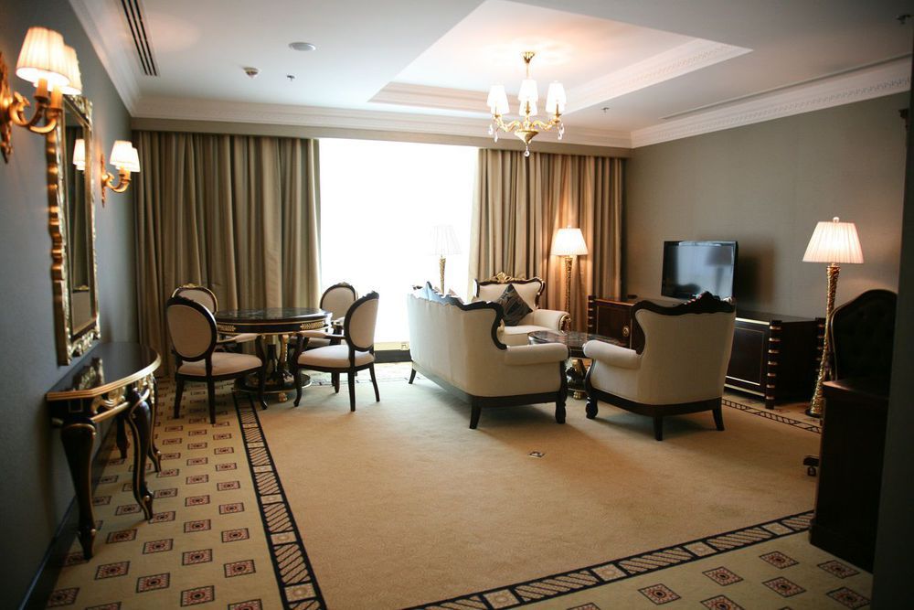 Hotel Grand Excelsior Al Barsha 4*