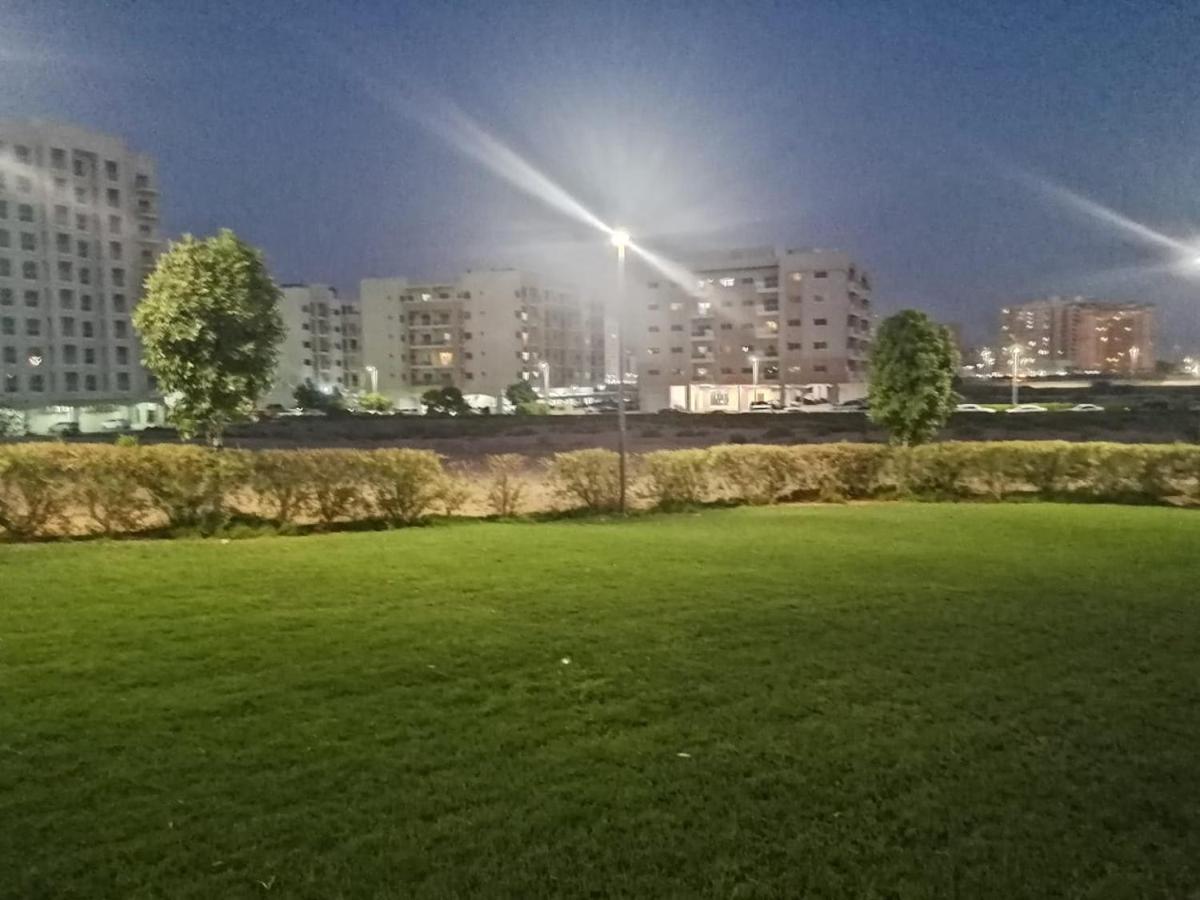 Apartment 1 Bhk In Liwan - Queue Point *