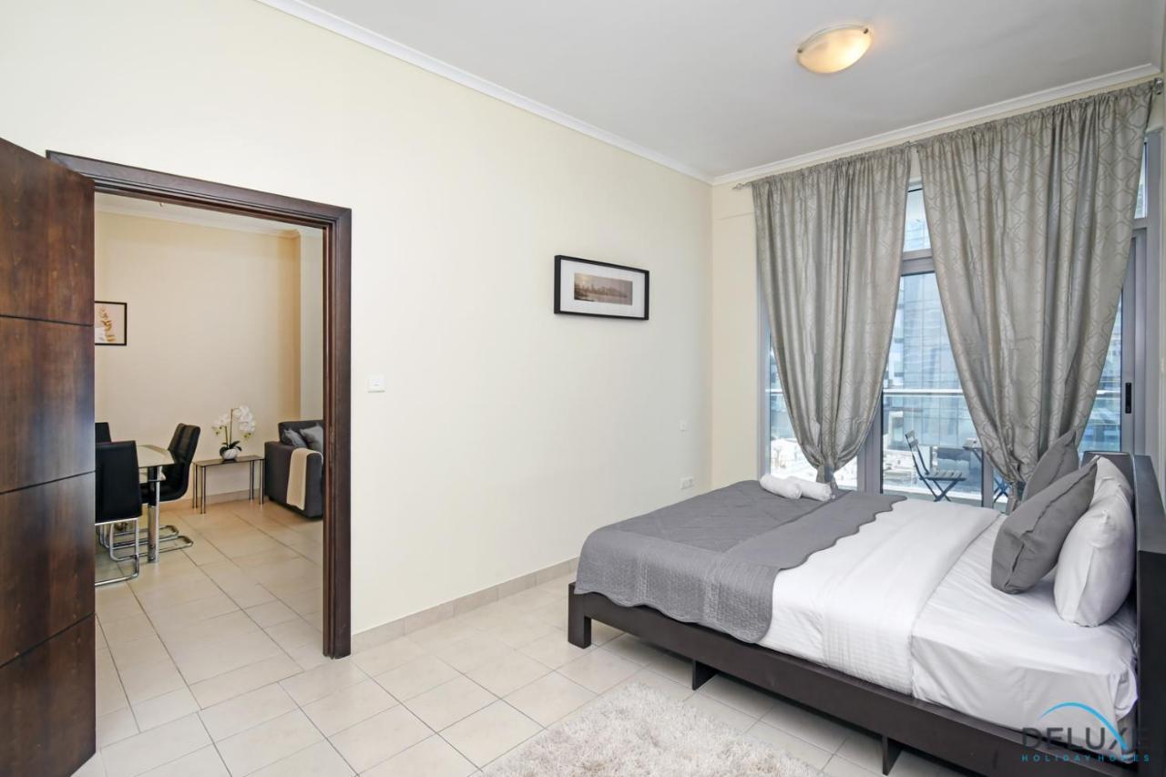 Steps Away From The & Entertainment Hubs 1br Unit, Torch Tower, Marina By Deluxe Homes Apartment