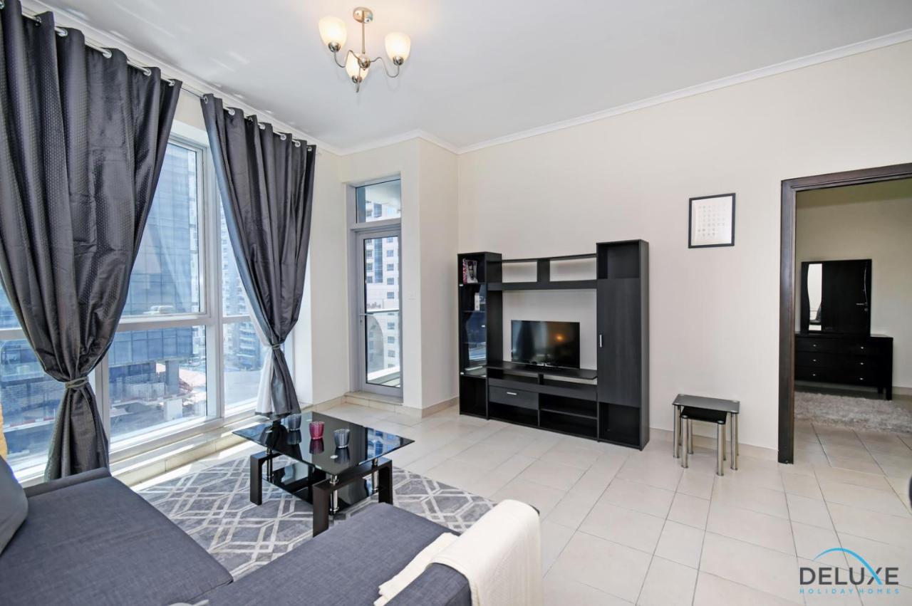 Steps Away From The & Entertainment Hubs 1br Unit, Torch Tower, Marina By Deluxe Homes Apartment