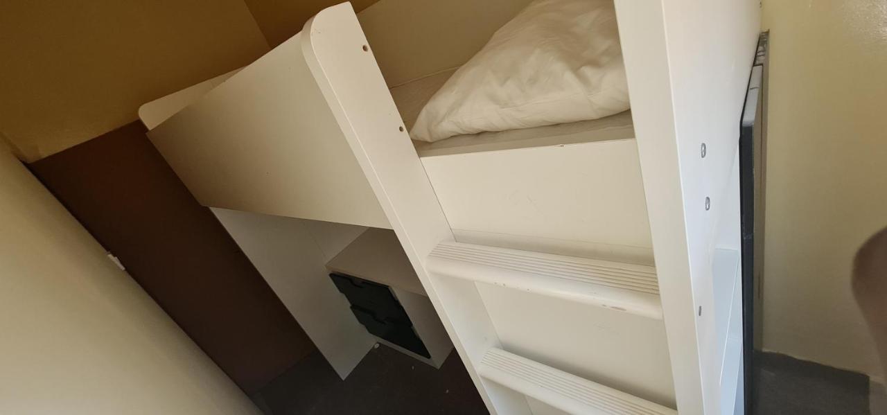 Hostel Hostel, Bedspace And Backpackers Dubai