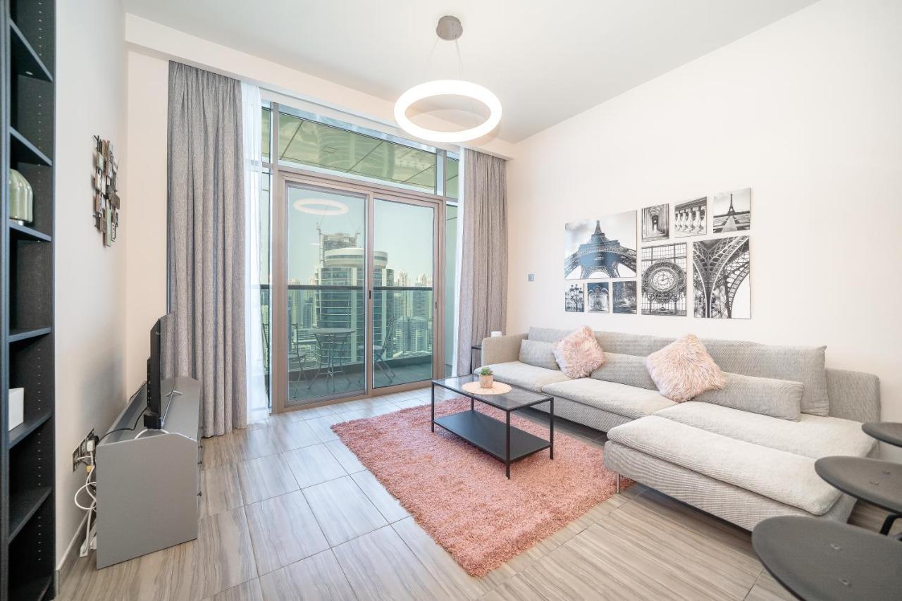 Luton - Modern & View 1br , Mbl Residence, Jumeirah Towers Apartment Dubai