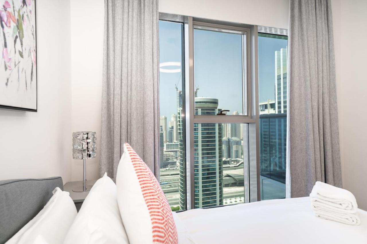 Luton - Modern & View 1br , Mbl Residence, Jumeirah Towers Apartment *