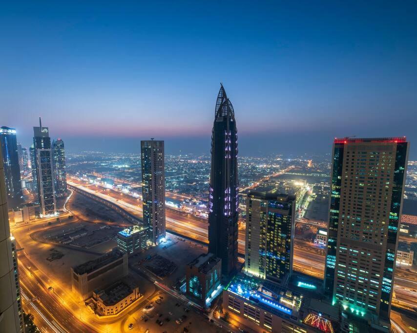 Apartment First Class 2br With Full Skyline & Sea View *
