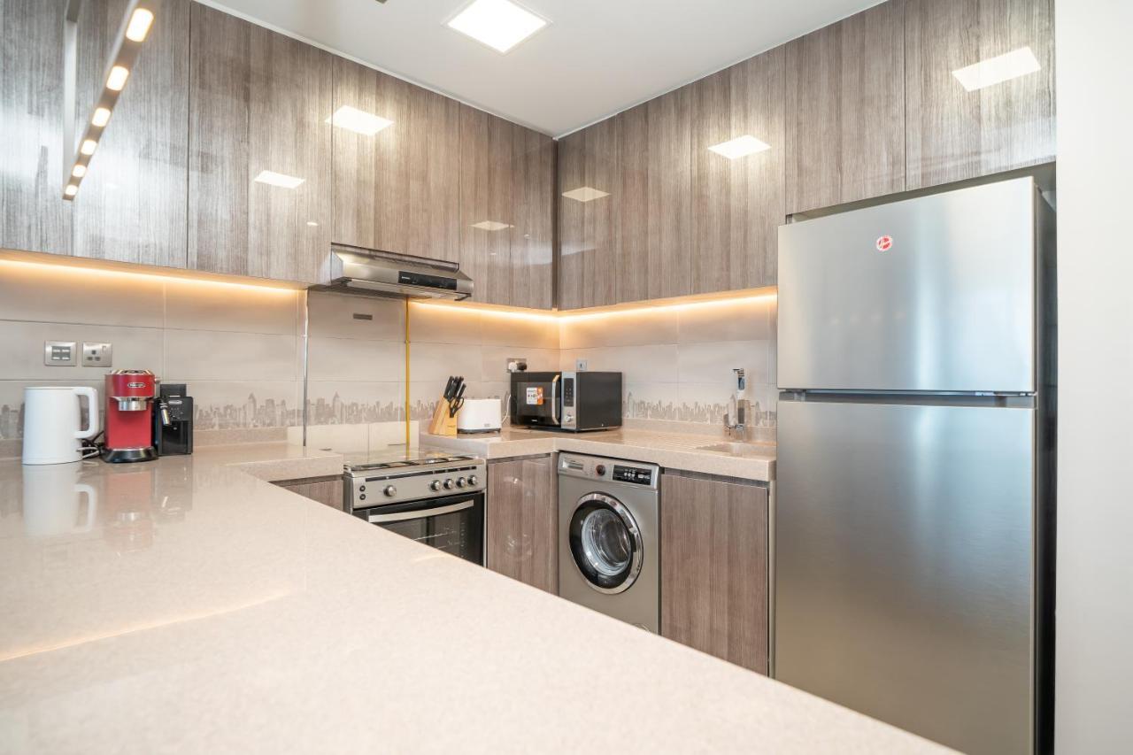 Luton - Modern & View 1br , Mbl Residence, Jumeirah Towers * Dubai