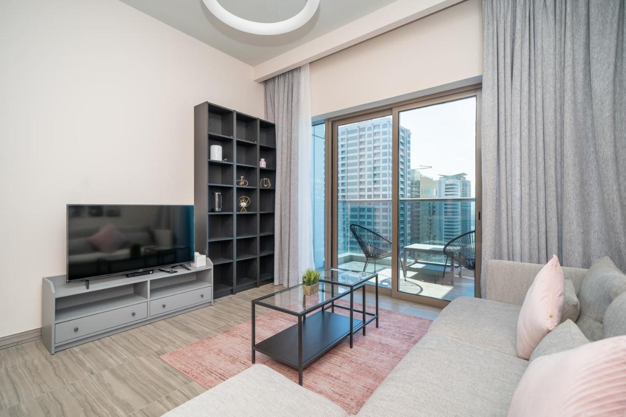 Luton - Modern & View 1br , Mbl Residence, Jumeirah Towers Apartment