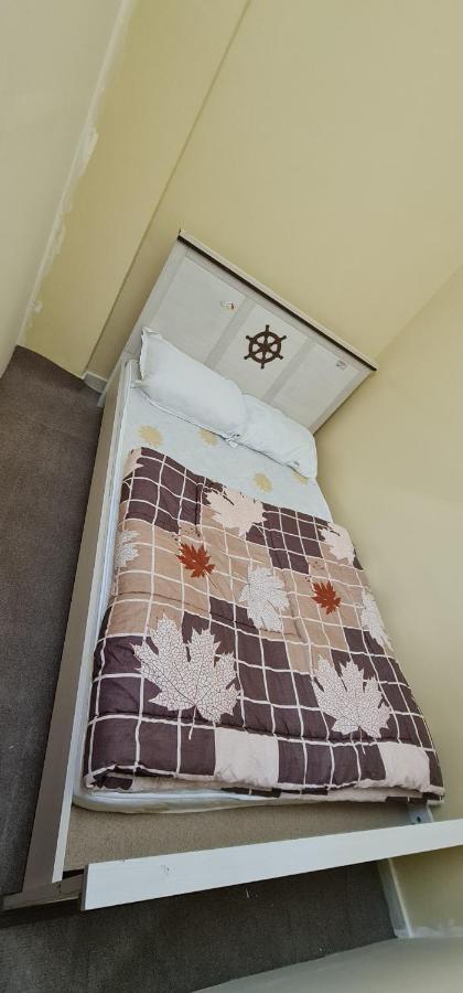 Hostel, Bedspace And Backpackers Hostel *