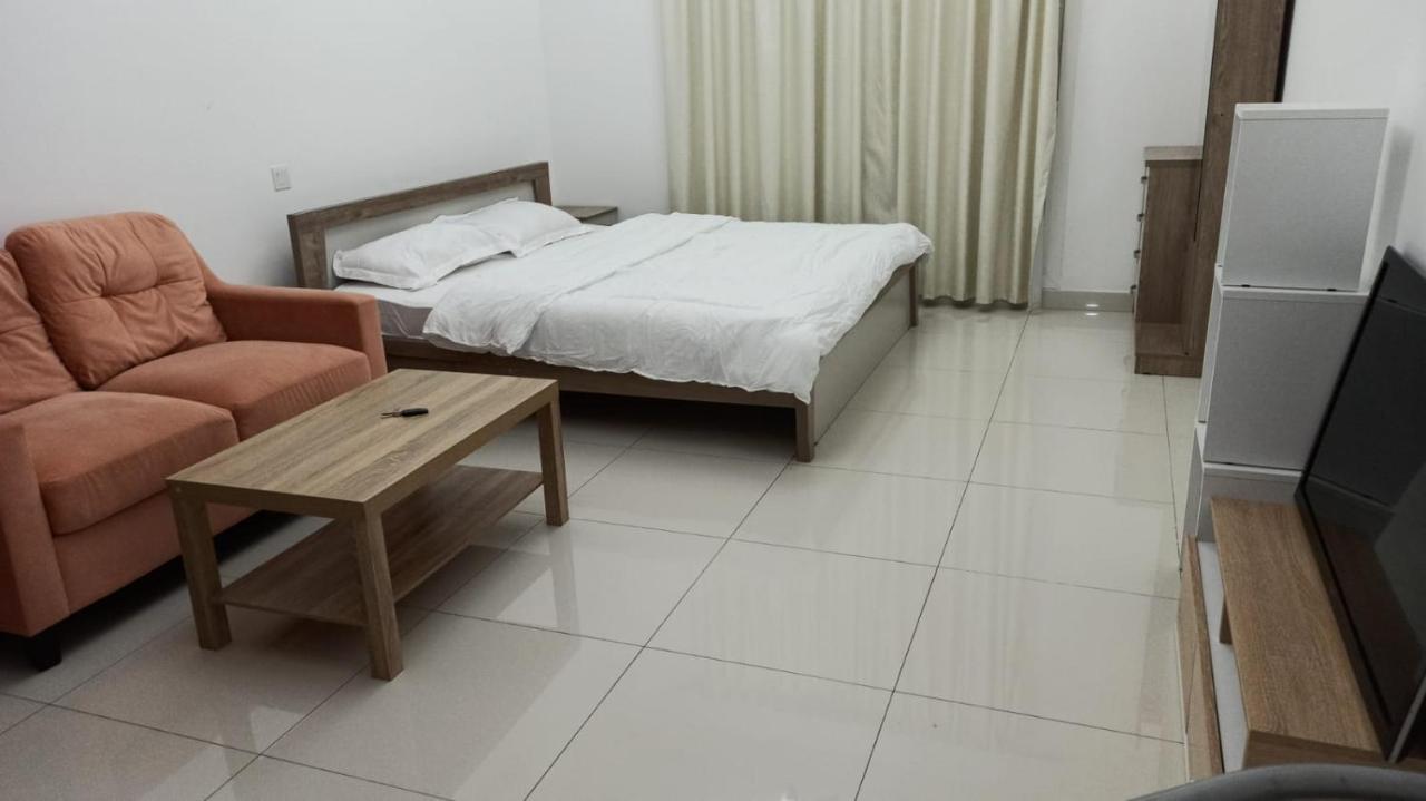 Cozy And Small Partitions For Men Guests In Apartment *