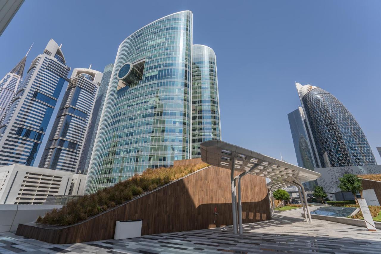 Higuests - Luxury In The Iconic Park Towers Apartment