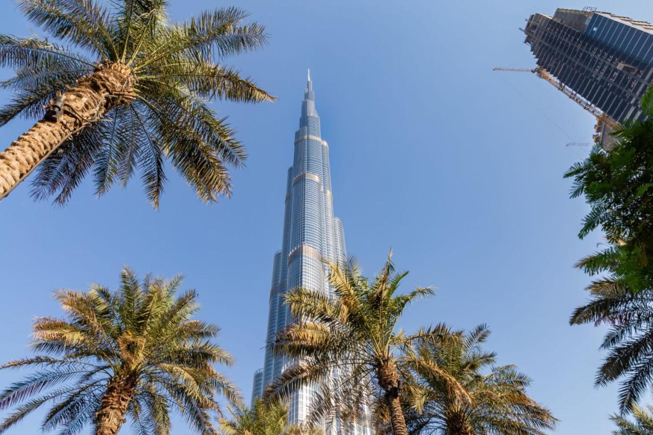 Frank Porter - Standpoint Tower * Dubai