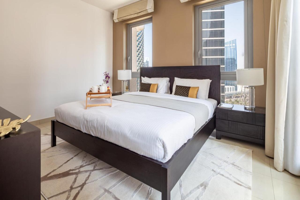 Frank Porter - Standpoint Tower Apartment Dubai