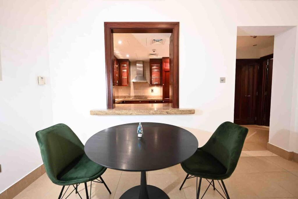 Brand New Furniture . Close To Mall. Apartment *