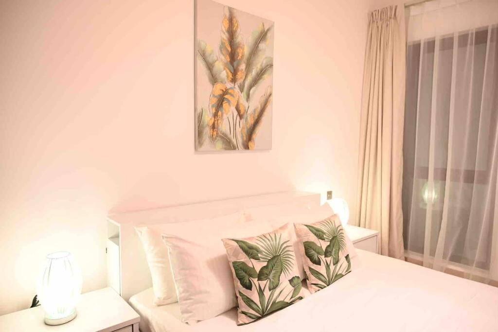 Brand New Furniture . Close To Mall. Apartment *