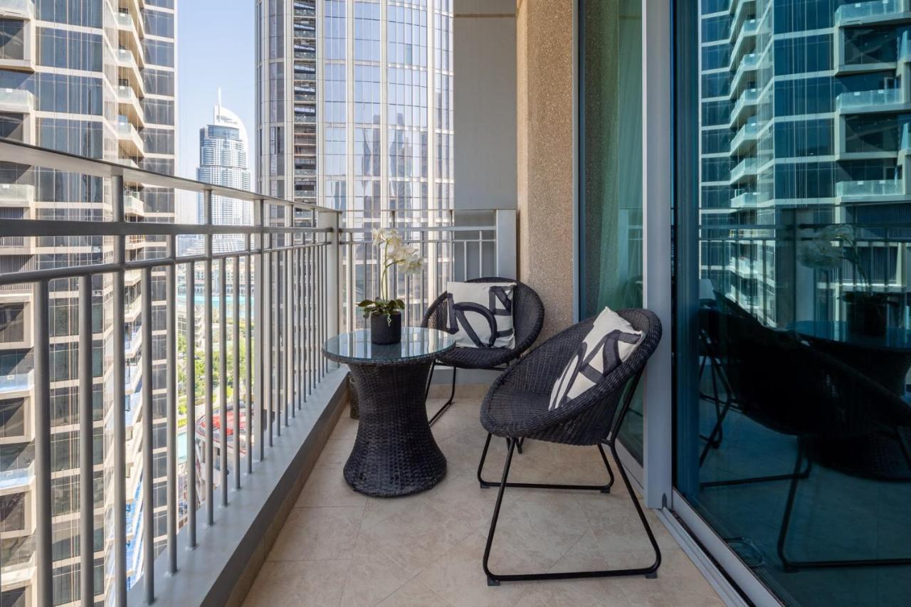 Frank Porter - Standpoint Tower * Dubai