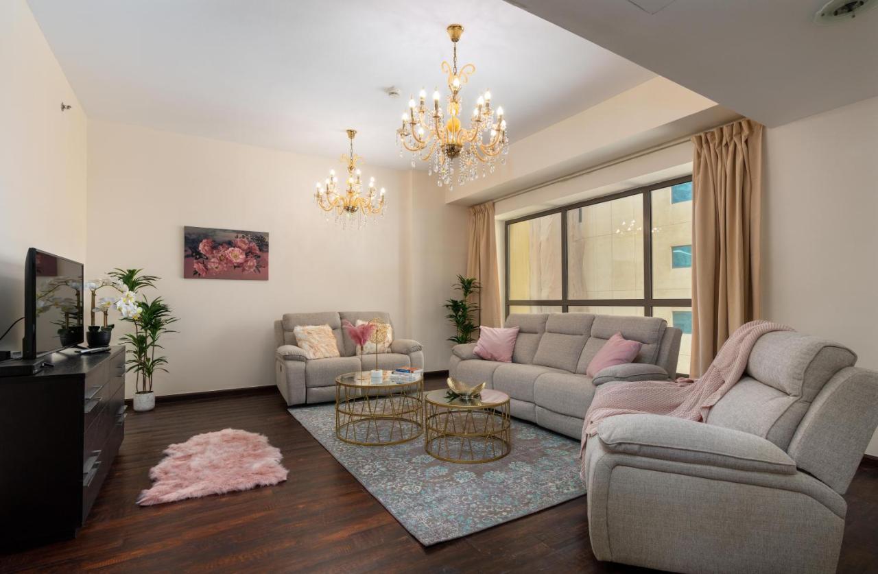 Spacious 5 Beds 3 Min From The Jbr * Dubai