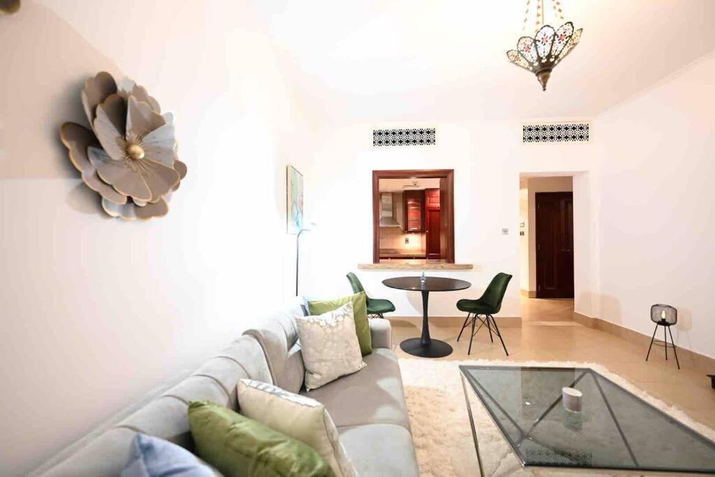 Apartment Brand New Furniture . Close To Mall. Dubai