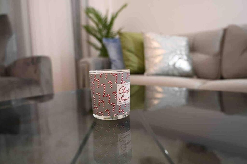 Apartment Brand New Furniture . Close To Mall. Dubai