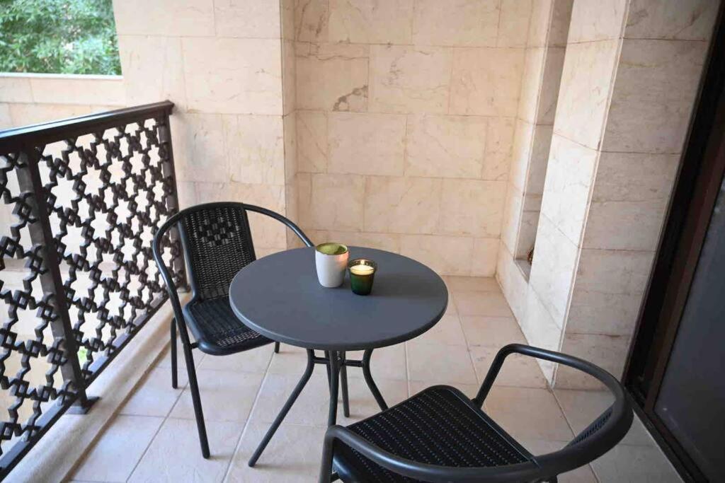 Brand New Furniture . Close To Mall. Apartment *