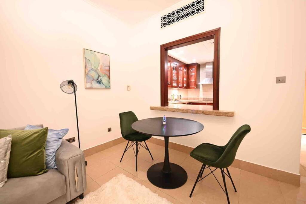 Brand New Furniture . Close To Mall.
