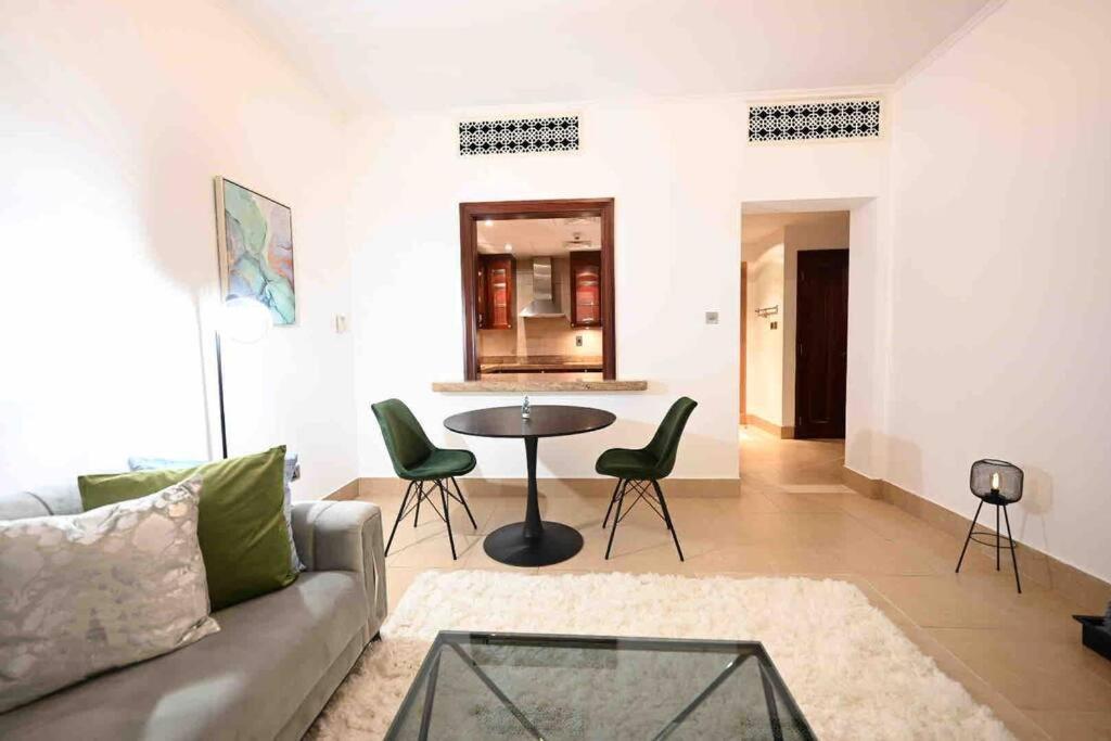Brand New Furniture . Close To Mall. Apartment *