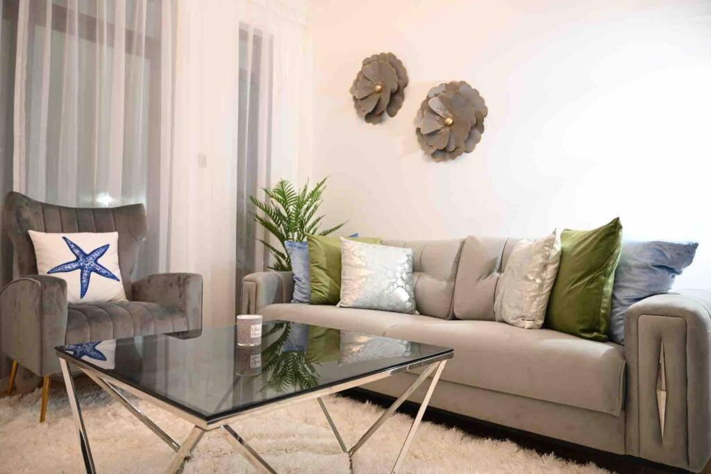 Brand New Furniture . Close To Mall. Apartment *