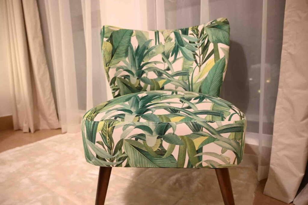 Brand New Furniture . Close To Mall. Apartment