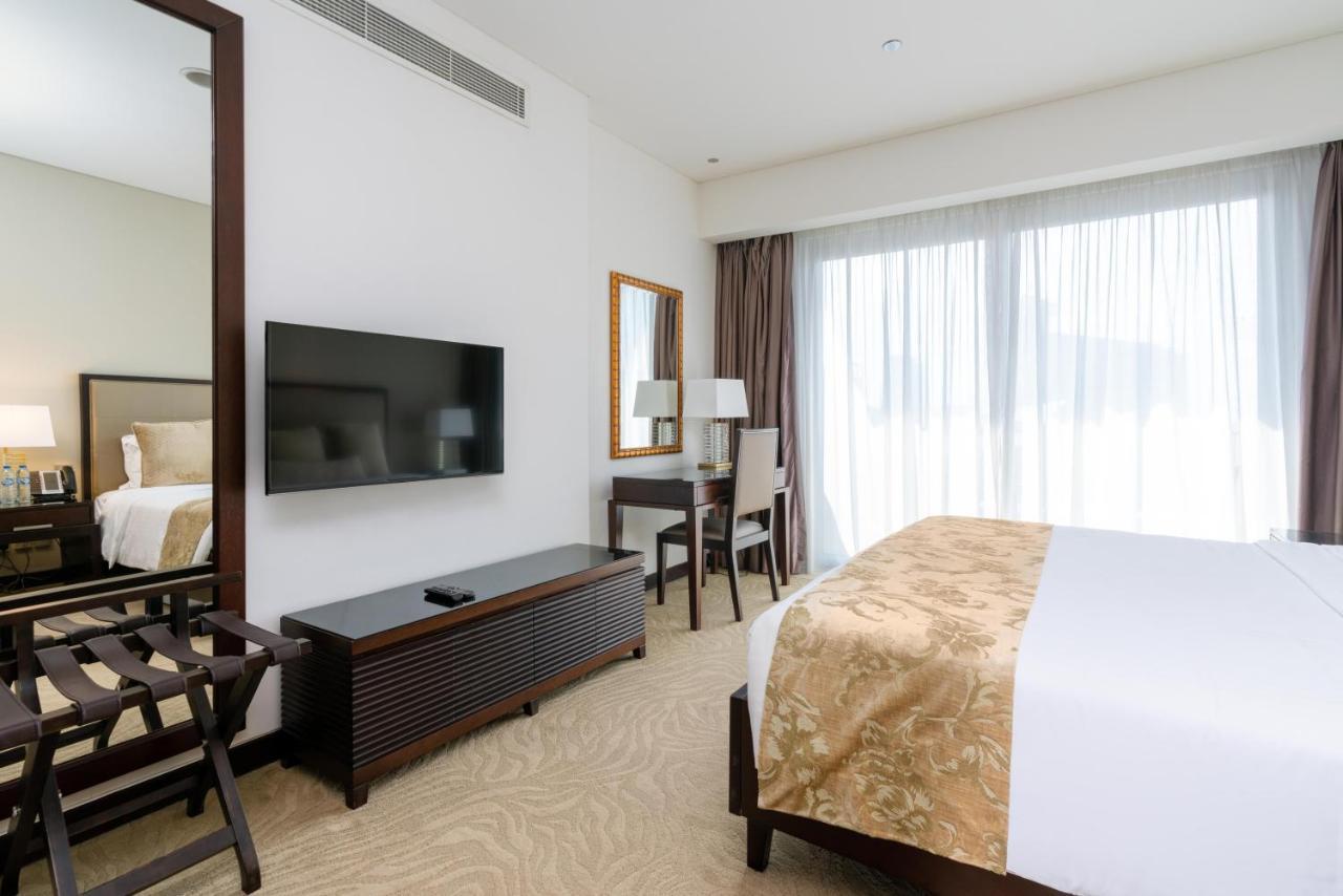 Apartment Homes By Al Ghurair - Emaar Marina Former Address Marina Residence- *