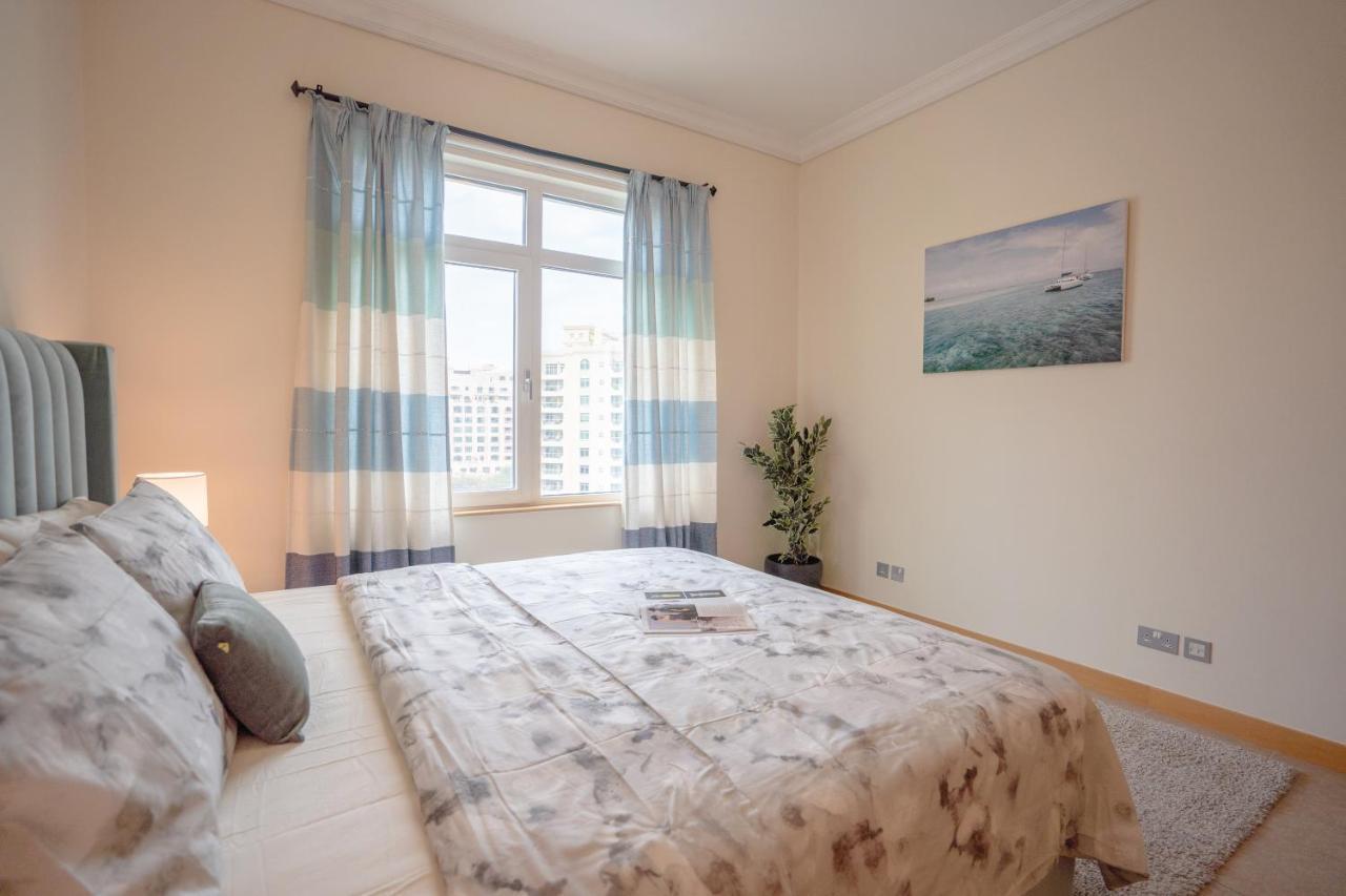 The Palm Luxury 4-Br Beach Club Access Dubai Apartment Dubai