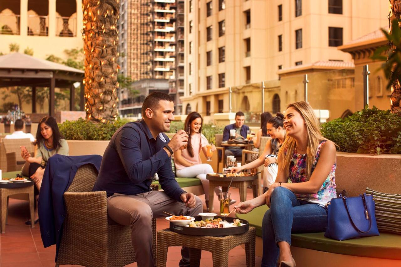 Amwaj Rotana, Jumeirah -