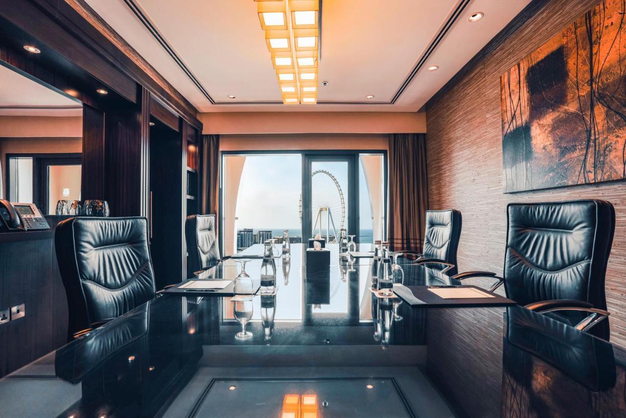 Amwaj Rotana, Jumeirah -