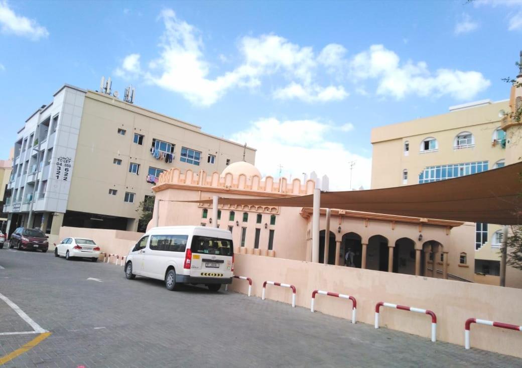 Good Luck Homes Shared Bed & Breakfast Dubai