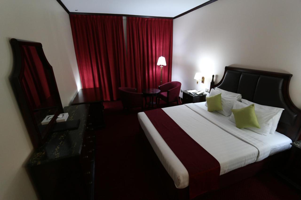 Grand Mayfair Hotel 3*