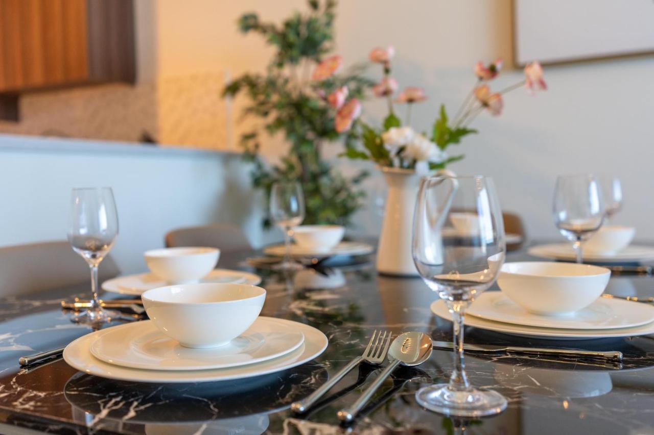 On Off Hh-avani Hotel-3br -full Palm View Apartment