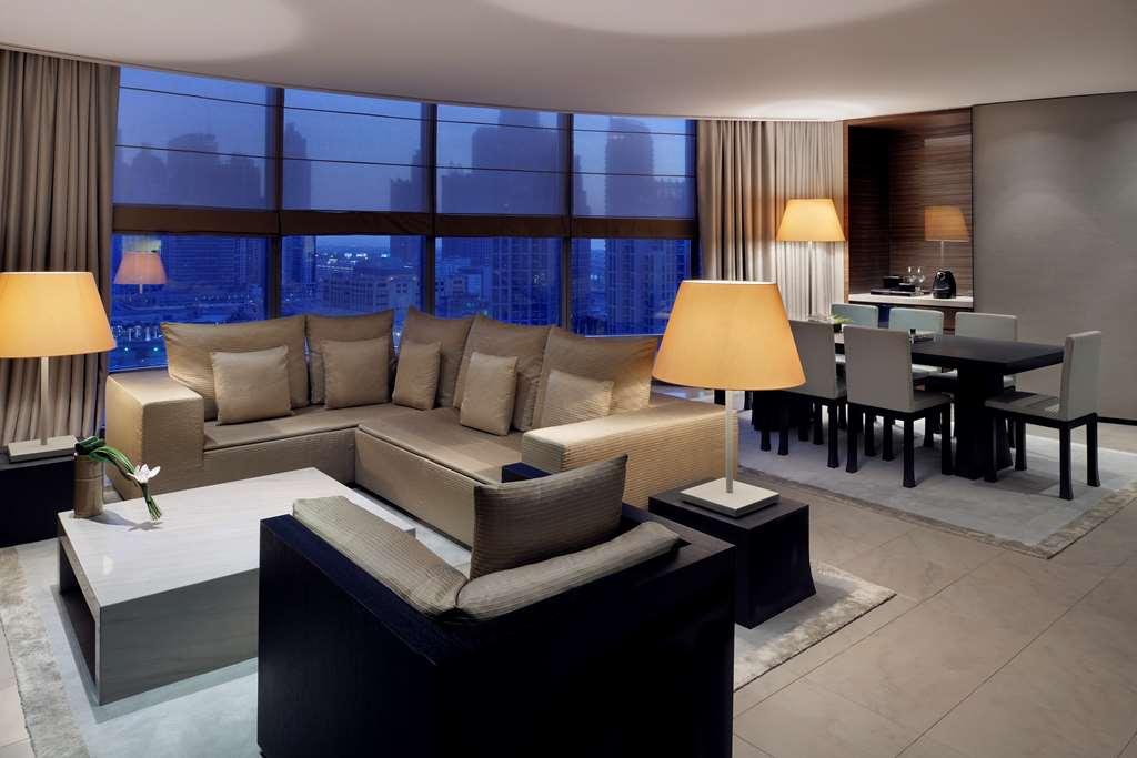 Armani 5*