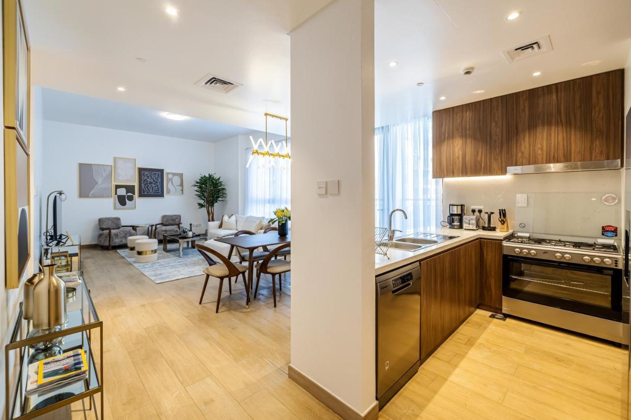 Apartment Upgraded 2 Beds In Jumeirah 1 La Cote B3