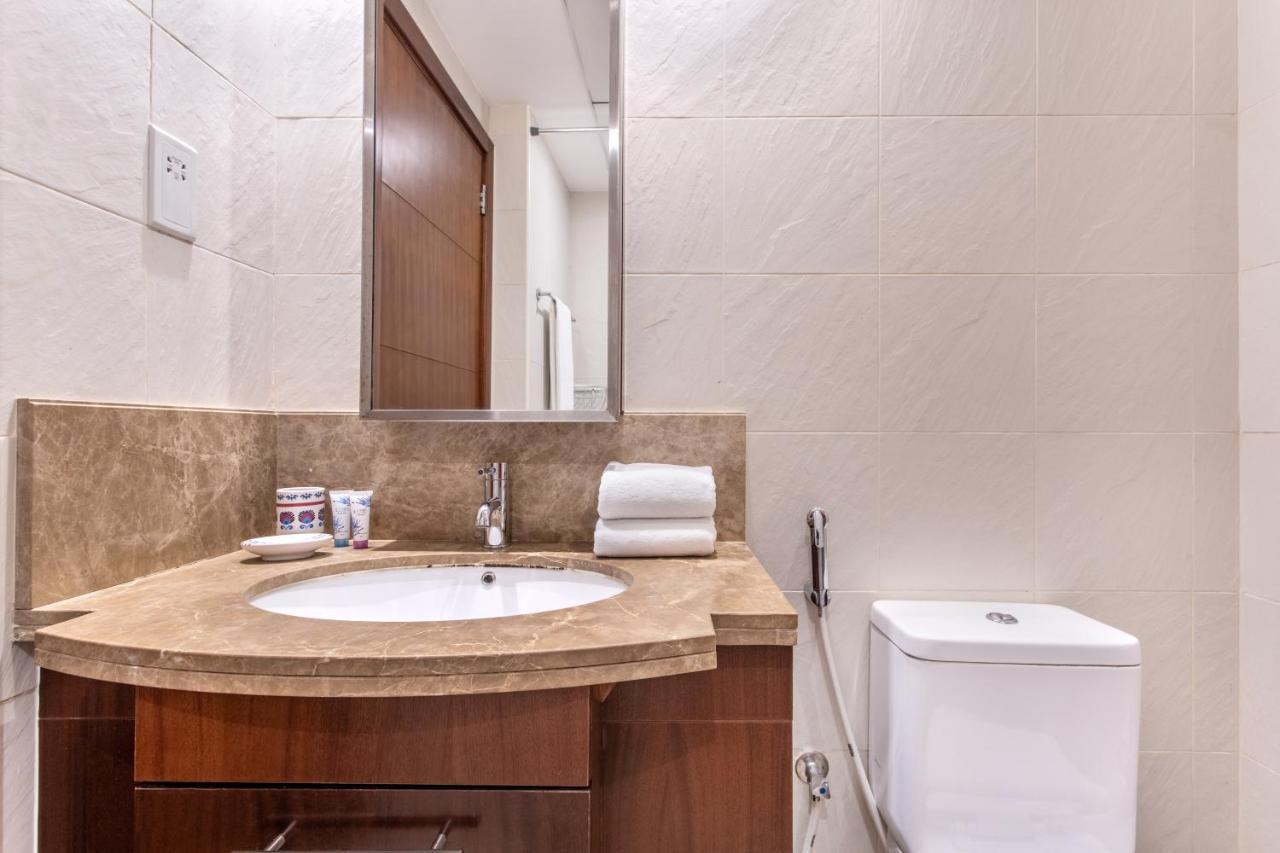 Icon Casa Living - Boulevard View Apartment