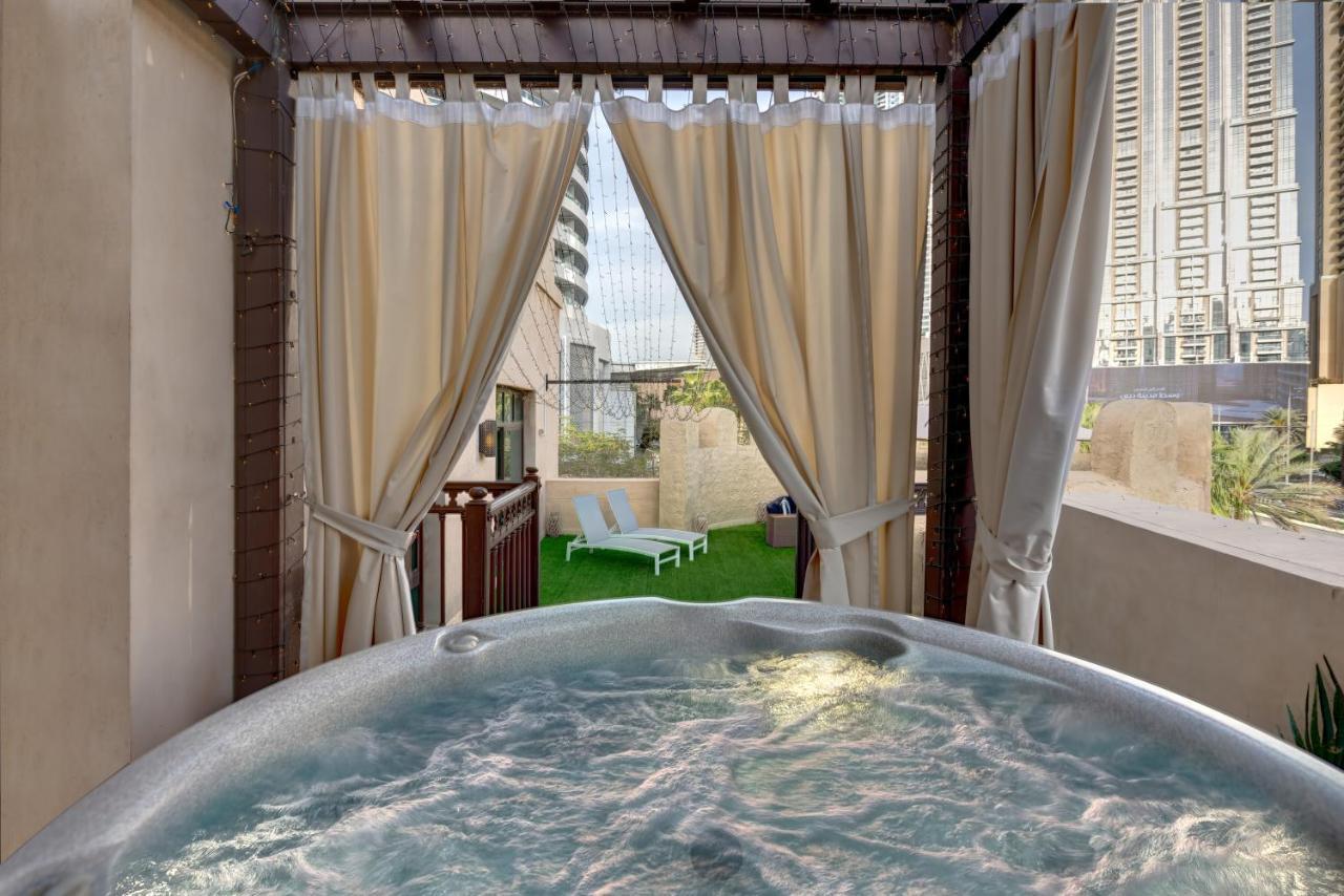 Durrani Homes: Garden Oasis At Souk Al Bahar With Jacuzzi *