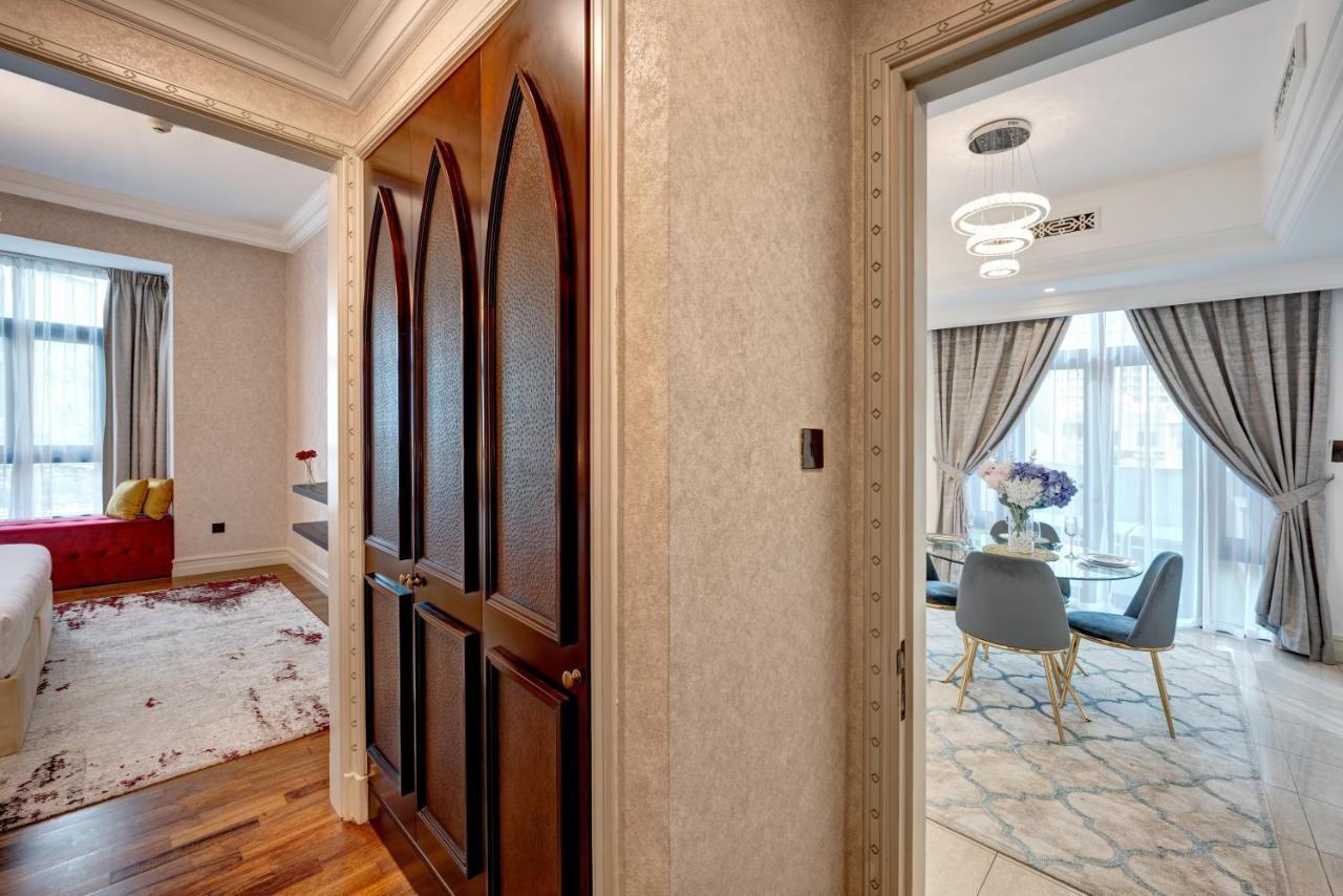 Apartment Durrani Homes: Garden Oasis At Souk Al Bahar With Jacuzzi