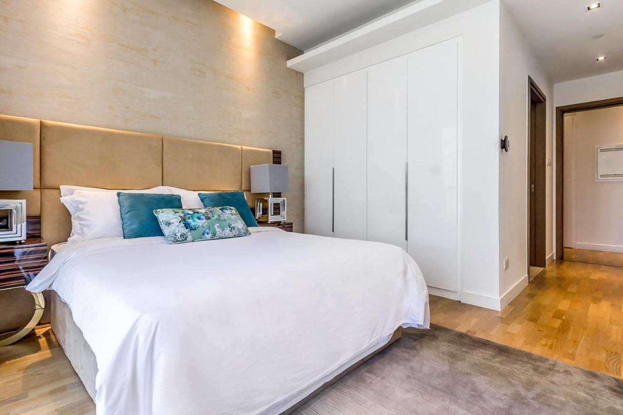 Dhh - Opposite To Walk Mall - 3 Beds With Maids Apartment
