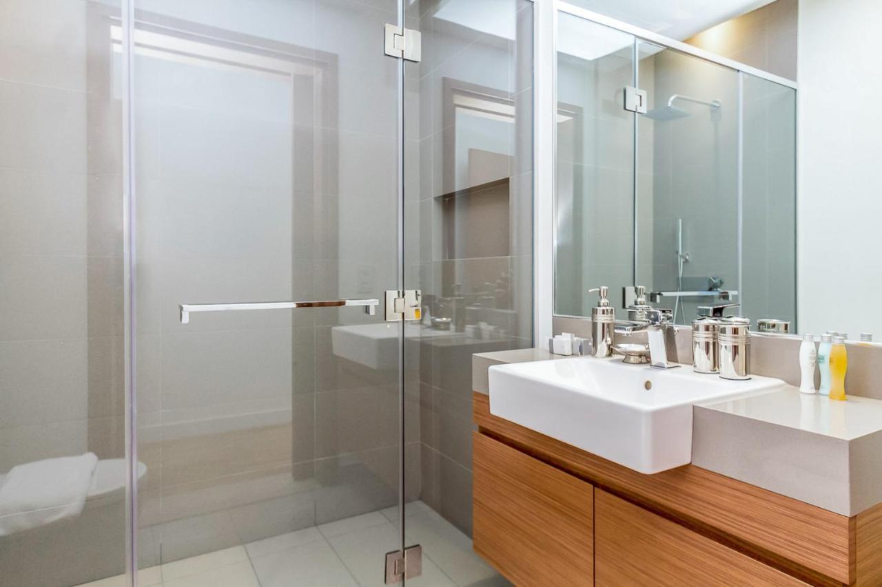 Dhh - Opposite To Walk Mall - 3 Beds With Maids Apartment